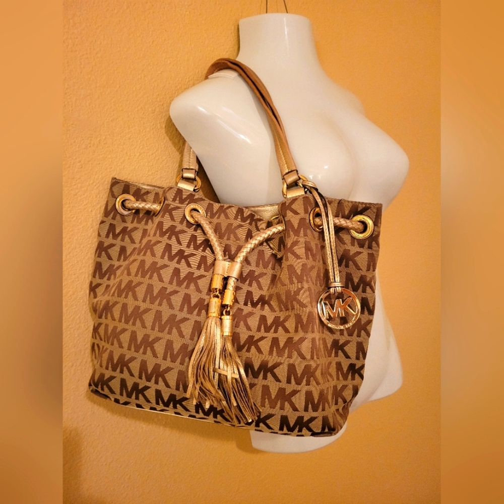 Michael Kors Large Gathered Signature Tote